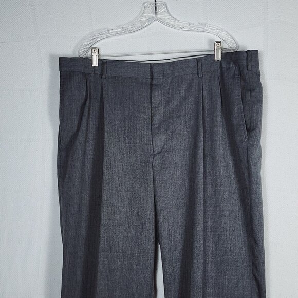 Haggar Quality Grey Pleated and Cuffed Poly Wool Dress Pants WPL386 Size 42x30 - Picture 3 of 16